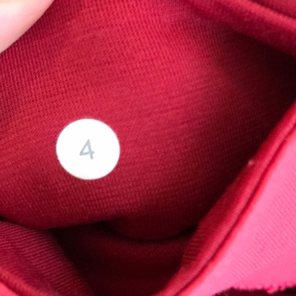 Lululemon red WU crops - Picture 5 of 5